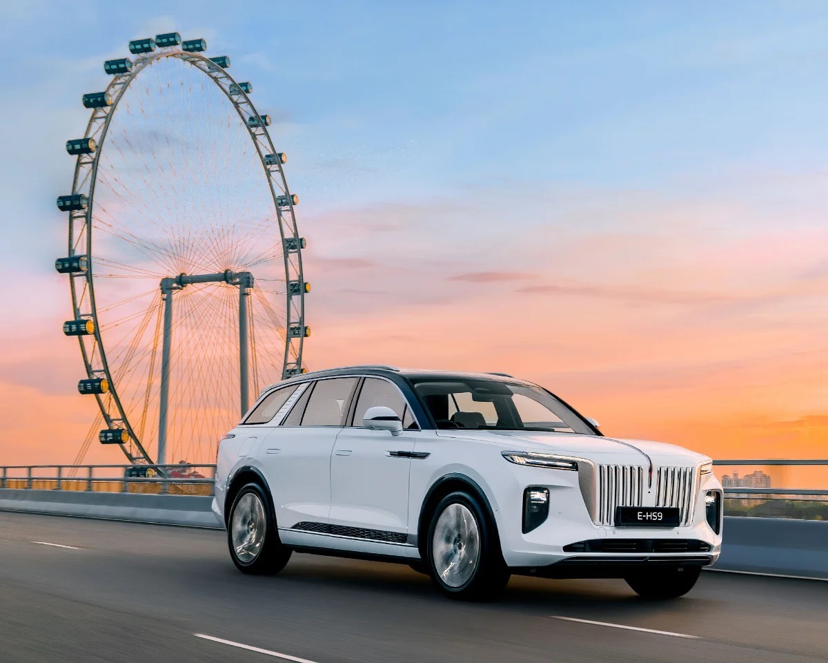 Hongqi E-HS9